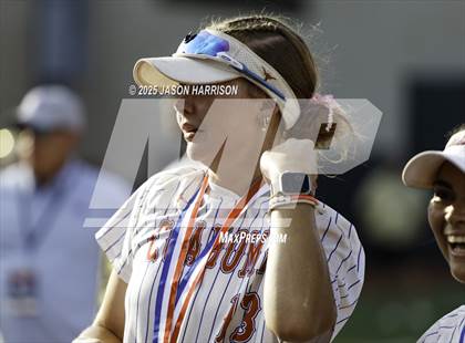 Thumbnail 1 in Coahoma vs. Lexington (UIL Softball 3A D2 Final) photogallery.