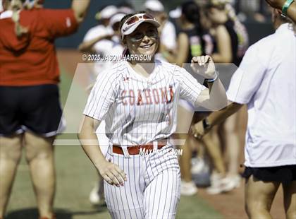 Thumbnail 3 in Coahoma vs. Lexington (UIL Softball 3A D2 Final) photogallery.