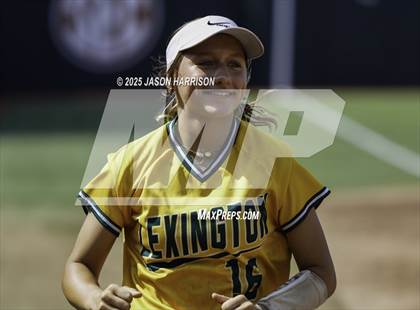Thumbnail 3 in Coahoma vs. Lexington (UIL Softball 3A D2 Final) photogallery.