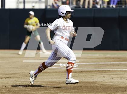 Thumbnail 1 in Coahoma vs. Lexington (UIL Softball 3A D2 Final) photogallery.