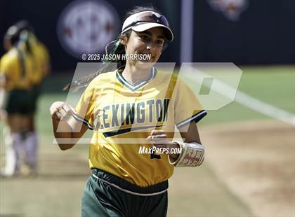 Thumbnail 3 in Coahoma vs. Lexington (UIL Softball 3A D2 Final) photogallery.