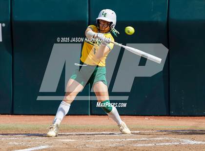Thumbnail 1 in Coahoma vs. Lexington (UIL Softball 3A D2 Final) photogallery.