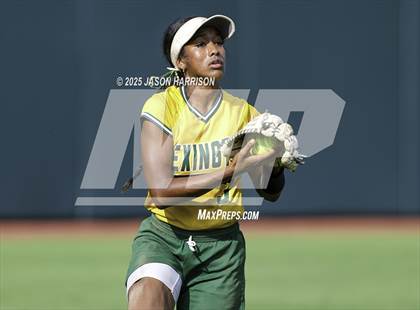 Thumbnail 3 in Coahoma vs. Lexington (UIL Softball 3A D2 Final) photogallery.