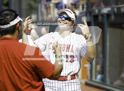 Thumbnail 2 in Coahoma vs. Lexington (UIL Softball 3A D2 Final) photogallery.