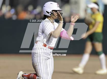 Thumbnail 2 in Coahoma vs. Lexington (UIL Softball 3A D2 Final) photogallery.