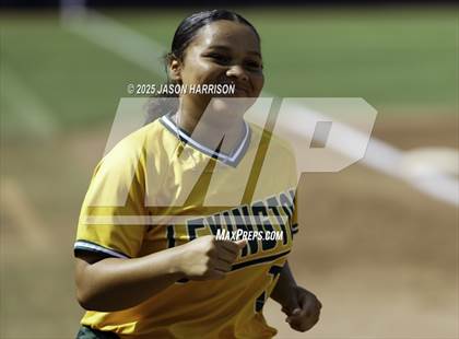 Thumbnail 1 in Coahoma vs. Lexington (UIL Softball 3A D2 Final) photogallery.