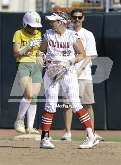 Thumbnail 2 in Coahoma vs. Lexington (UIL Softball 3A D2 Final) photogallery.