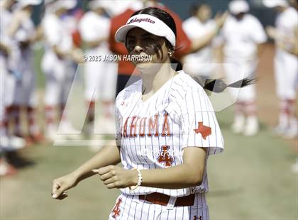 Thumbnail 1 in Coahoma vs. Lexington (UIL Softball 3A D2 Final) photogallery.