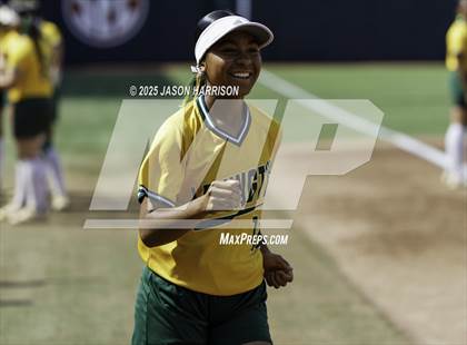 Thumbnail 2 in Coahoma vs. Lexington (UIL Softball 3A D2 Final) photogallery.