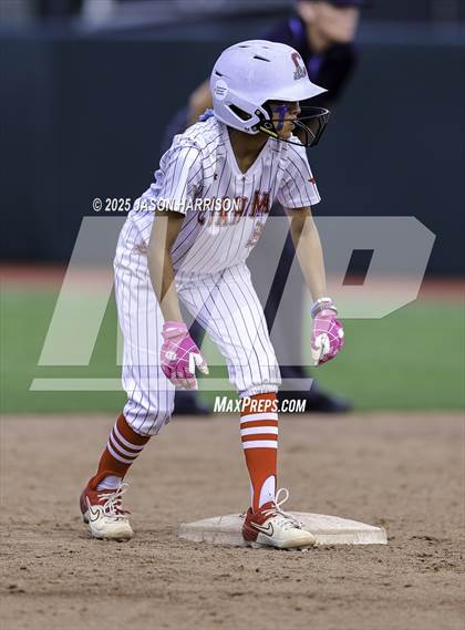 Thumbnail 1 in Coahoma vs. Lexington (UIL Softball 3A D2 Final) photogallery.