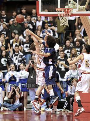 Thumbnail 2 in Clovis West vs. Clovis East (CIF CS D1 Final) photogallery.