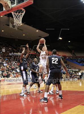 Thumbnail 2 in Clovis West vs. Clovis East (CIF CS D1 Final) photogallery.