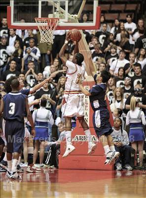 Thumbnail 1 in Clovis West vs. Clovis East (CIF CS D1 Final) photogallery.