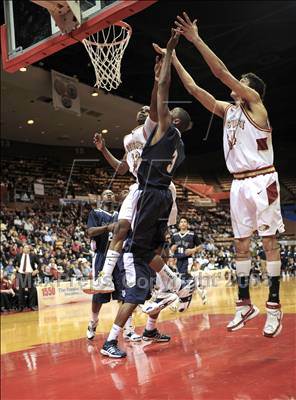 Thumbnail 2 in Clovis West vs. Clovis East (CIF CS D1 Final) photogallery.