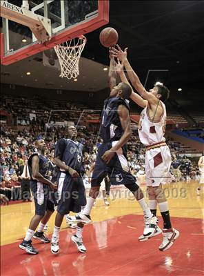 Thumbnail 2 in Clovis West vs. Clovis East (CIF CS D1 Final) photogallery.