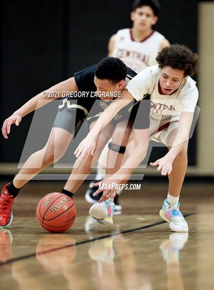Thumbnail 1 in JV: Fossil Ridge vs Keller Central photogallery.