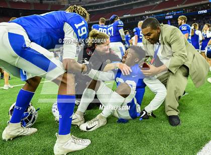 Thumbnail 3 in Katy Taylor vs Cypress Creek (UIL 6A Regional Playoff) photogallery.