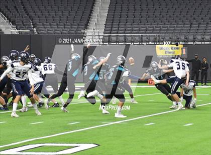 Thumbnail 3 in Silverado vs. Shadow Ridge (4A State Championship) photogallery.