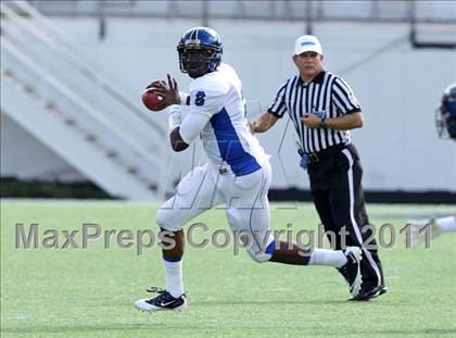 Thumbnail 3 in Armwood vs. Central (FHSAA 6A State Final) photogallery.