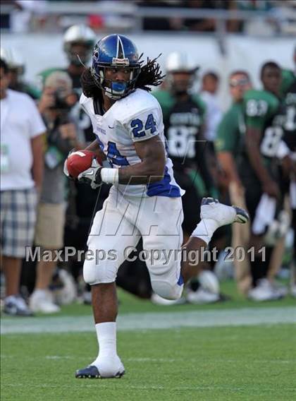 Thumbnail 3 in Armwood vs. Central (FHSAA 6A State Final) photogallery.