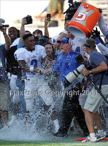 Thumbnail 2 in Armwood vs. Central (FHSAA 6A State Final) photogallery.