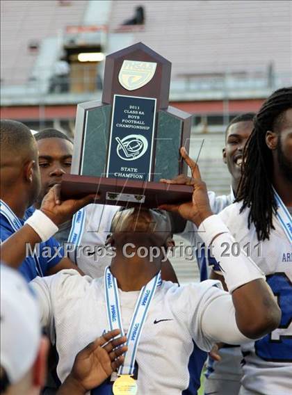 Thumbnail 2 in Armwood vs. Central (FHSAA 6A State Final) photogallery.
