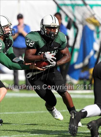 Thumbnail 3 in Armwood vs. Central (FHSAA 6A State Final) photogallery.