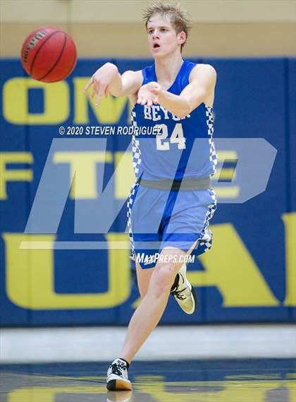 Thumbnail 1 in Beyer vs. Kimball photogallery.