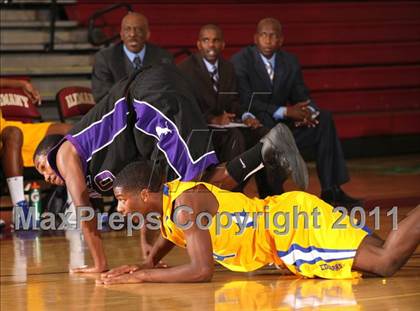 Thumbnail 2 in Crenshaw vs. Eastside (SFV Invitational) photogallery.