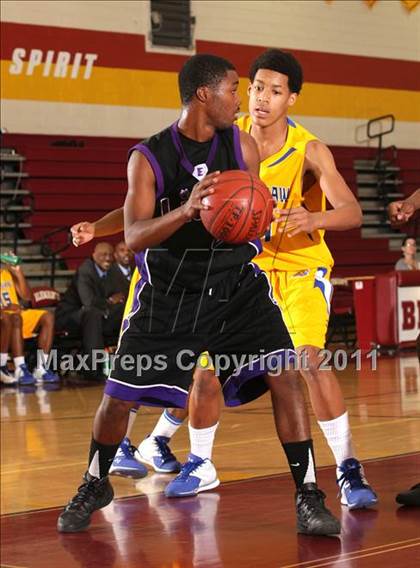 Thumbnail 2 in Crenshaw vs. Eastside (SFV Invitational) photogallery.