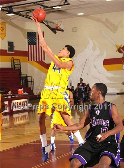 Thumbnail 1 in Crenshaw vs. Eastside (SFV Invitational) photogallery.