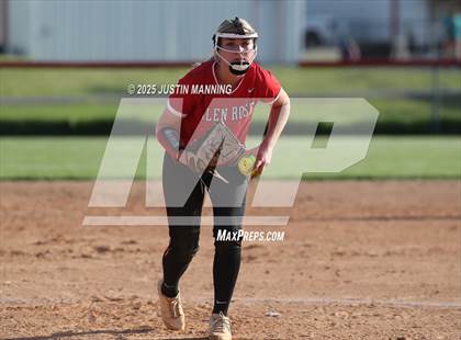 Thumbnail 2 in Mayflower @ Glen Rose photogallery.