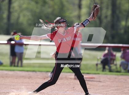 Thumbnail 2 in Mayflower @ Glen Rose photogallery.