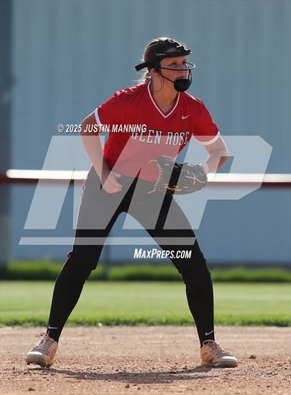 Thumbnail 2 in Mayflower @ Glen Rose photogallery.