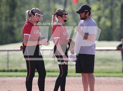 Thumbnail 2 in Mayflower @ Glen Rose photogallery.