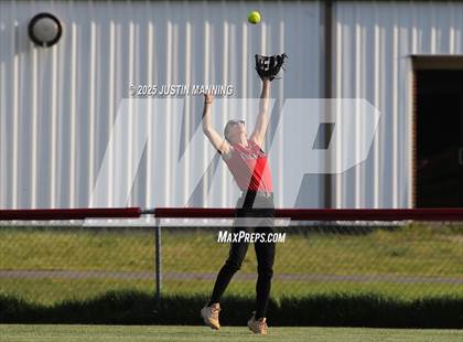 Thumbnail 2 in Mayflower @ Glen Rose photogallery.