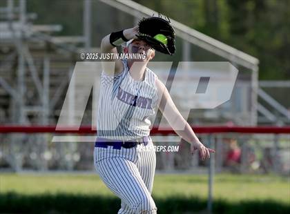 Thumbnail 1 in Mayflower @ Glen Rose photogallery.