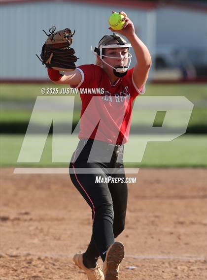Thumbnail 1 in Mayflower @ Glen Rose photogallery.
