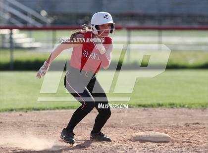 Thumbnail 2 in Mayflower @ Glen Rose photogallery.