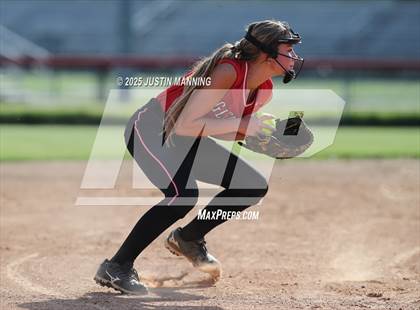 Thumbnail 2 in Mayflower @ Glen Rose photogallery.