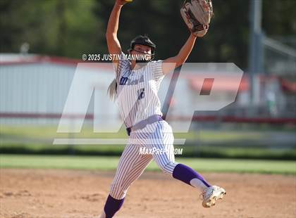 Thumbnail 2 in Mayflower @ Glen Rose photogallery.
