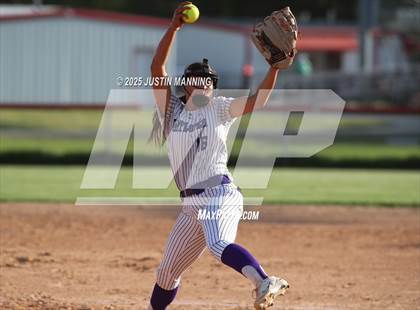 Thumbnail 2 in Mayflower @ Glen Rose photogallery.