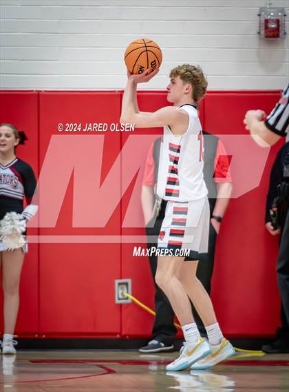 Thumbnail 3 in Cedar Valley @ Bountiful (UHSAA 5A Round 2) photogallery.