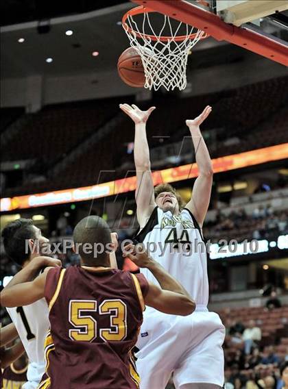 Thumbnail 2 in Ocean View vs. Foothill (CIF SS D3AA Final) photogallery.