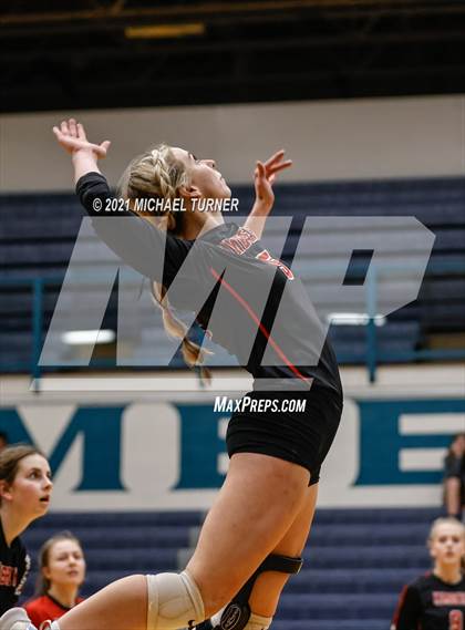Thumbnail 3 in Parma vs Kimberly (3A State Semi-Final) photogallery.