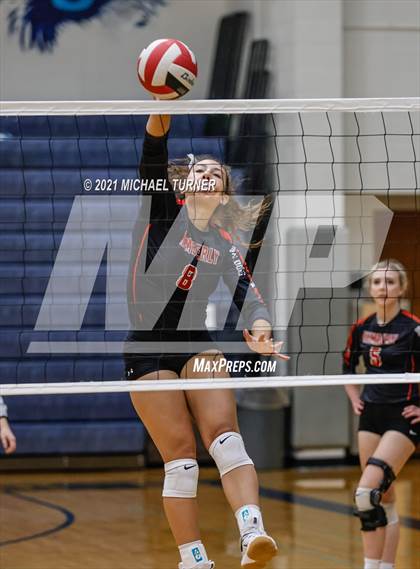 Thumbnail 1 in Parma vs Kimberly (3A State Semi-Final) photogallery.