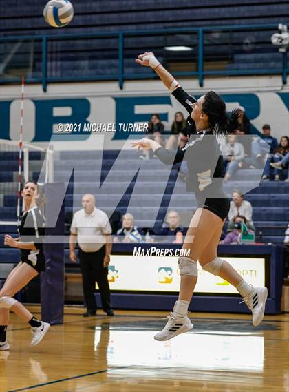 Thumbnail 2 in Parma vs Kimberly (3A State Semi-Final) photogallery.