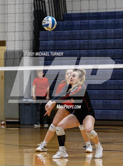 Thumbnail 2 in Parma vs Kimberly (3A State Semi-Final) photogallery.