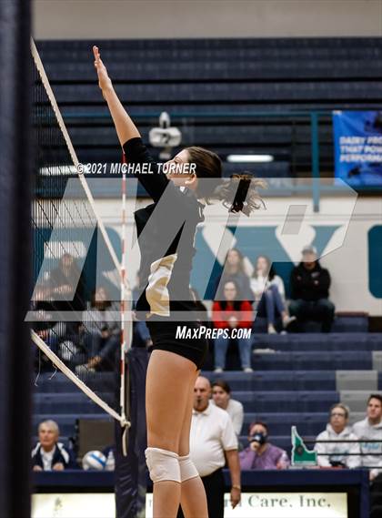 Thumbnail 2 in Parma vs Kimberly (3A State Semi-Final) photogallery.