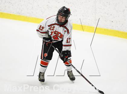 Thumbnail 3 in Ridgefield vs. New Canaan (FCIAC Semifinal) photogallery.
